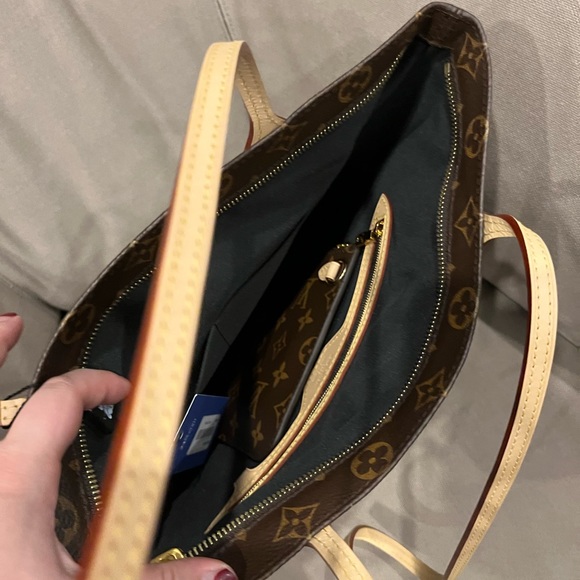 Louis Vuitton Carry It Monogram Shoulder Bag tote New w pouch/dust bag! 2 in 1 - Picture 9 of 10